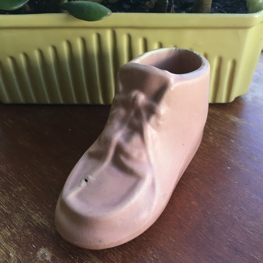 🌷McCoy Pottery Baby Shoe Planter🌷